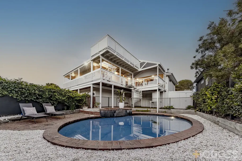 Ocean Grove 6બેડરૂમ Exceptional Multi-Level Living in the Heart of Ocean Grove