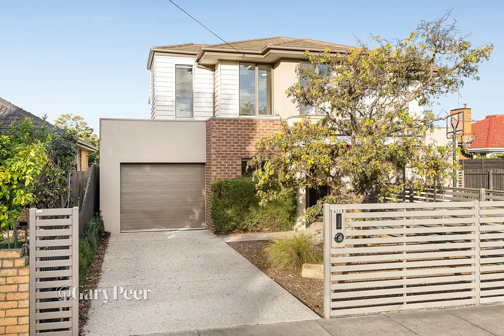 Bentleigh East 3ห้องนอน Contemporary comfort in a prized lifestyle location