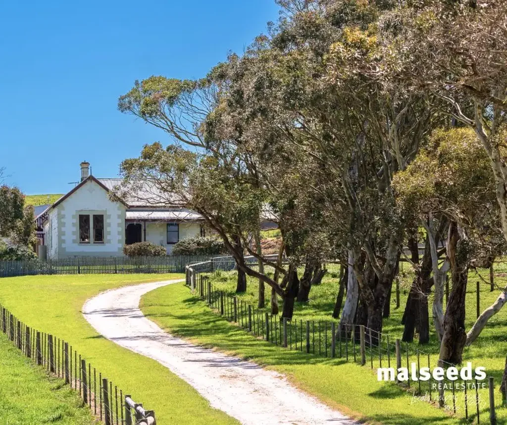 Large Character Home just outside of Mt Gambier!