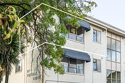 12/87A Clyde Street, Thornbury