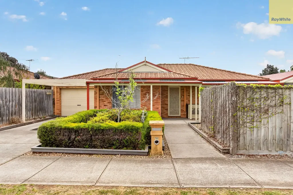 Melton 3ਬੈੱਡਰੂਮ AFFORDABLE HOME WITH ENDLESS POTENTIAL IN A CENTRAL LOCATION