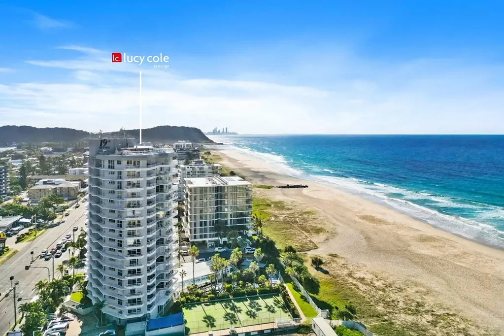 Palm Beach 2Kwarto Under Contract...Lifestyle & Location: Beachfront Apartment