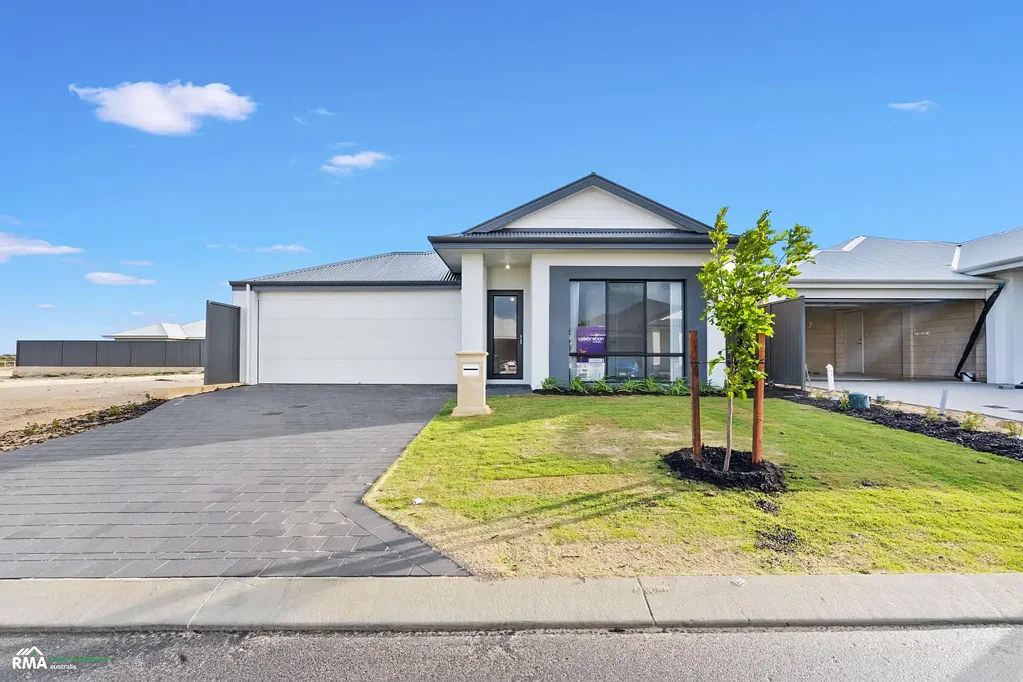 Modern Coastal Living!