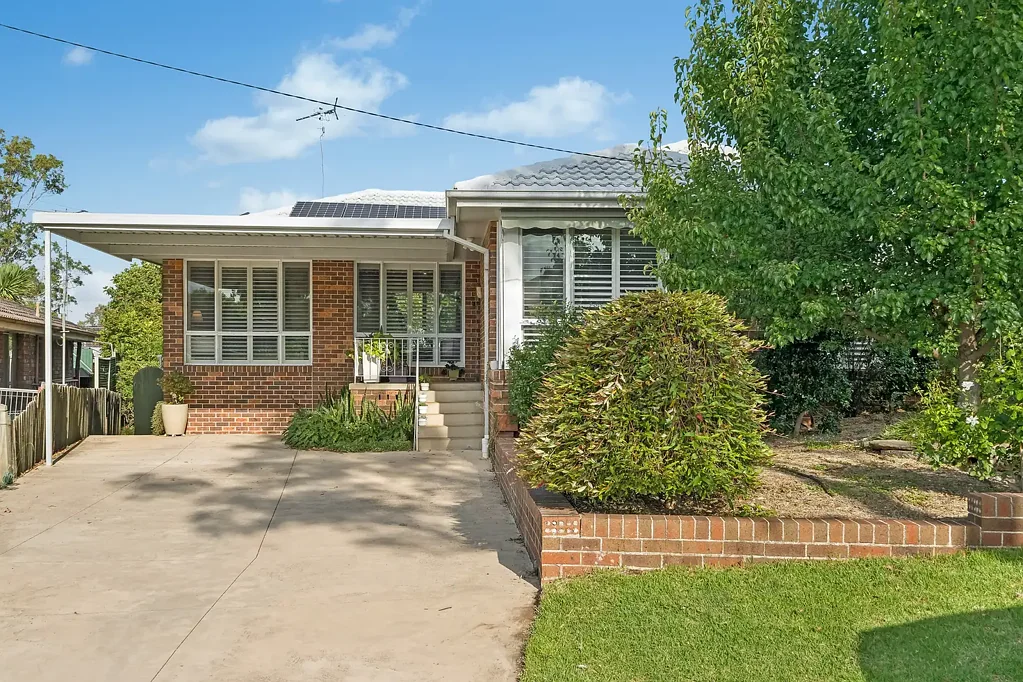 12 Banks Place, Camden South, NSW 2570