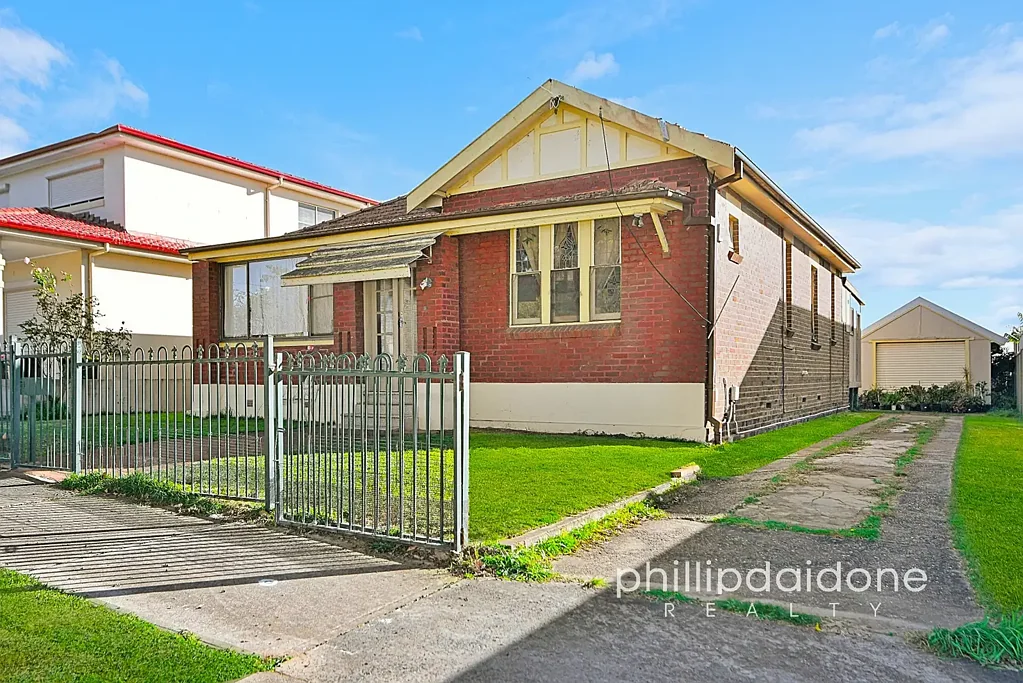 Regents Park 3房 幸运数字8!!.... 双拼潜力... 701平方米 LUCKY NUMBER 8!!.... DUPLEX POTENTIAL... 701m2