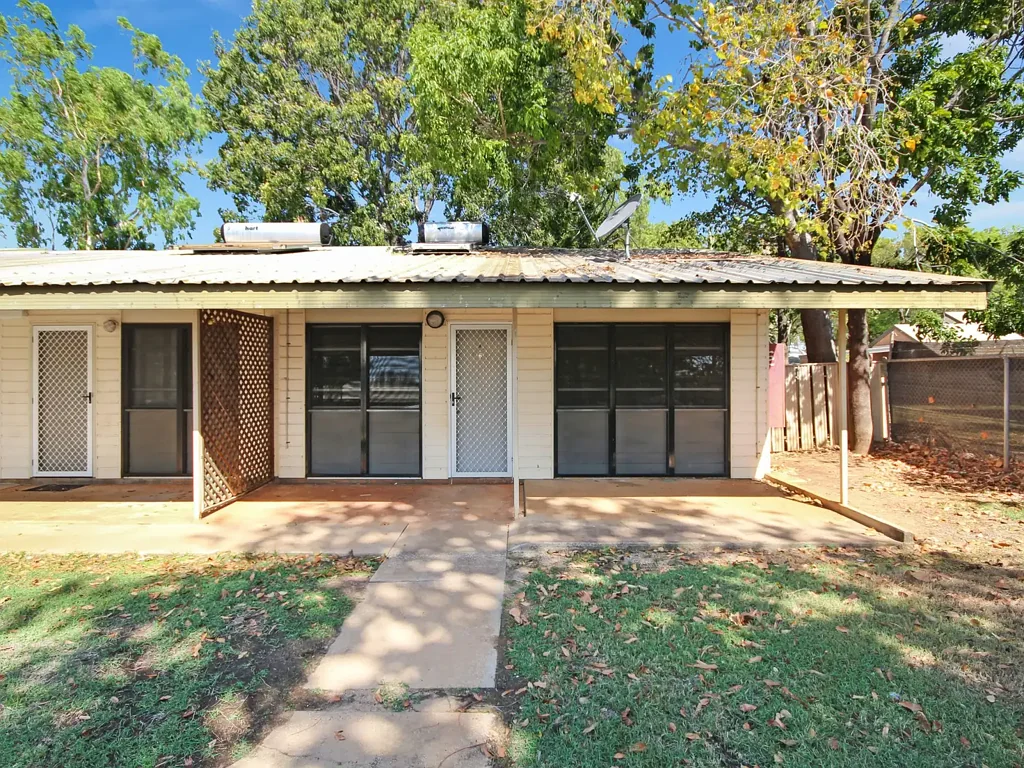 LOWSET UNIT CLOSE TO SCHOOLS, DAYCARE & SHOPS!