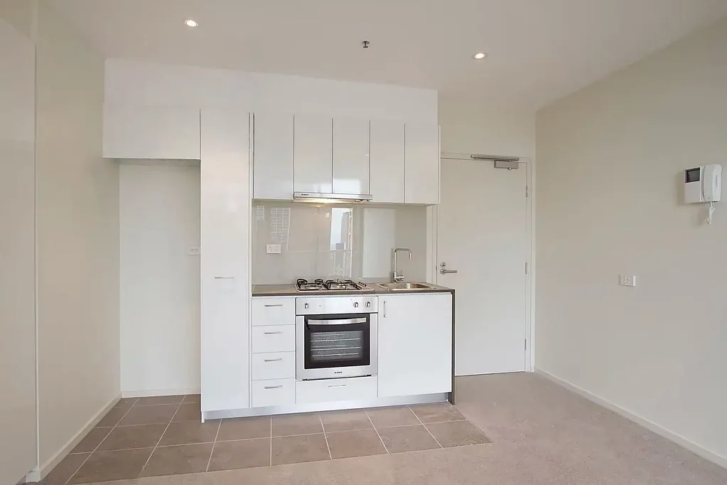 TWO-BEDROOM APARTMENT IN CENTRAL LOCATION