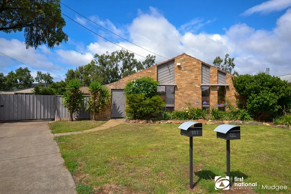 THREE BEDROOM HOME IN ESTABLISHED LOCATION
