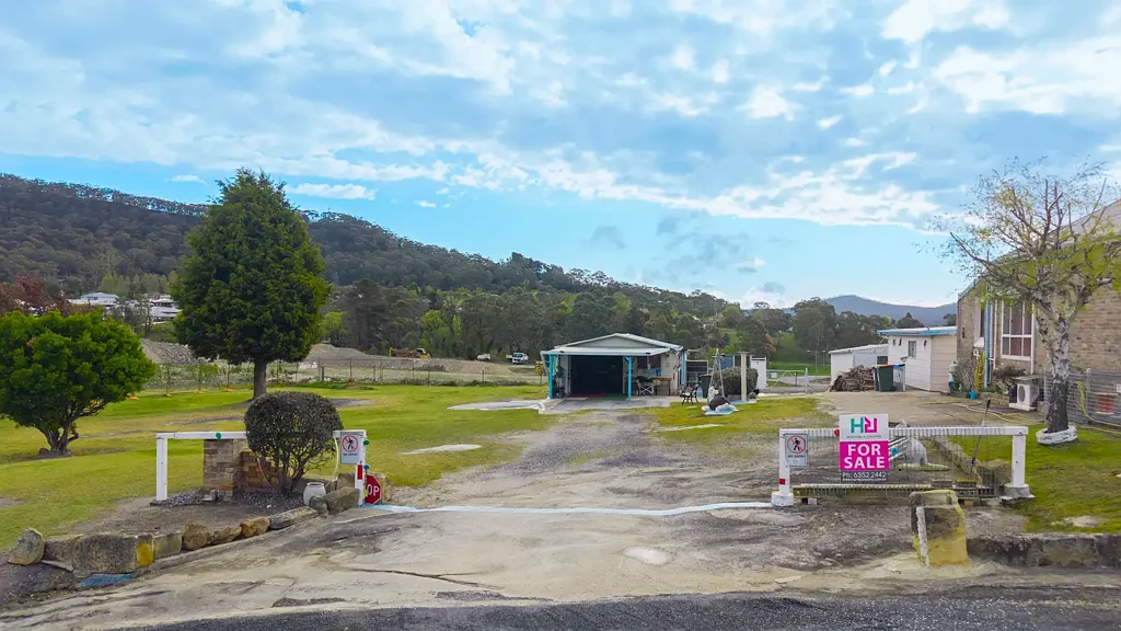 Lithgow The Ideal Block for Caravanners, Trades, or Anyone Needing Extra Storage — Right Near Town