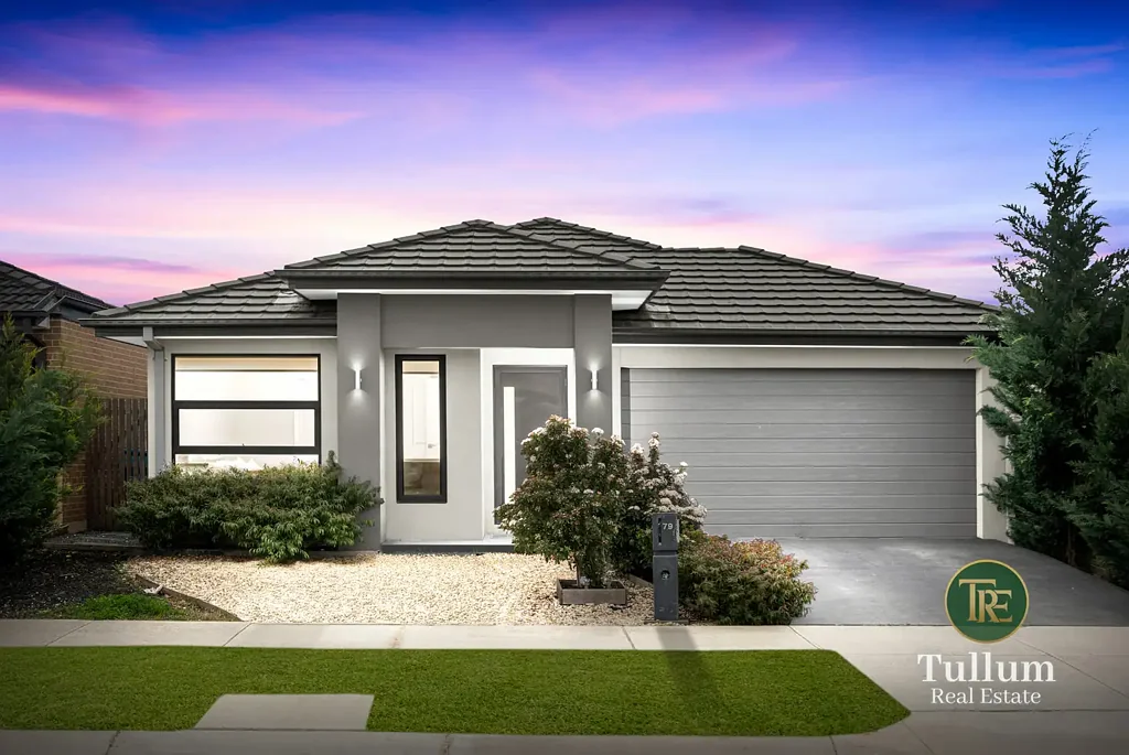 Clyde North 4ਬੈੱਡਰੂਮ Stylish & Spacious Family Home in the Hear of Clyde North