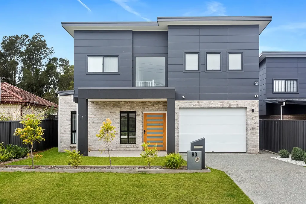 Berkeley 3房 全新托伦斯产权 312m²低维护地块 开放式瓷砖起居 时尚主套房 第三间浴室 带顶棚娱乐露台 内部通道单车库 低维护庭院 便利家庭位置 Contemporary Style with Low Maintenance Living