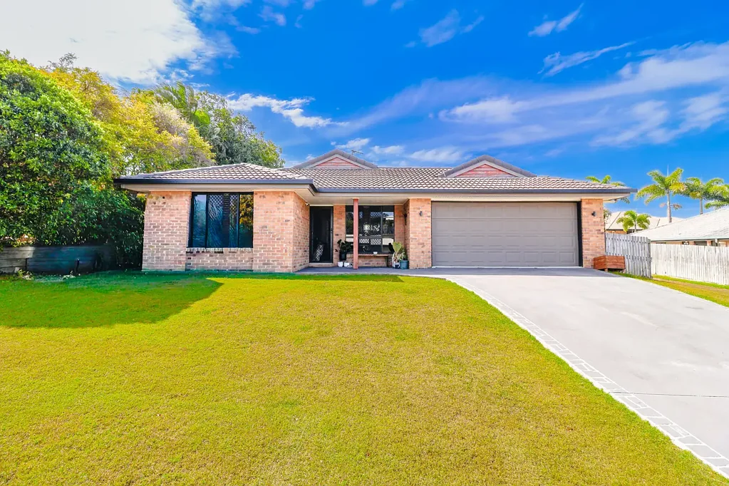 SPACE, STYLE & QUIET, CUL-DE-SAC LIVING - FEEL RIGHT AT HOME AT 8 JENOLAN COURT!