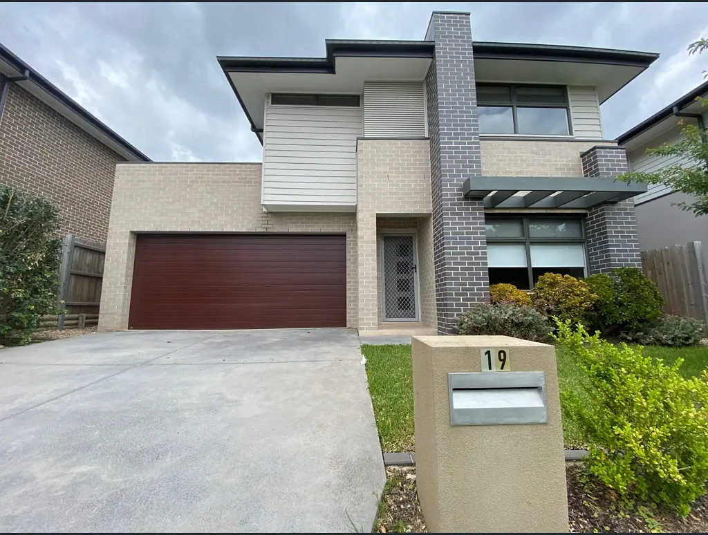 SPACIOUS 4 BEDROOM HOUSE IN TALLAWONG FOR LEASE