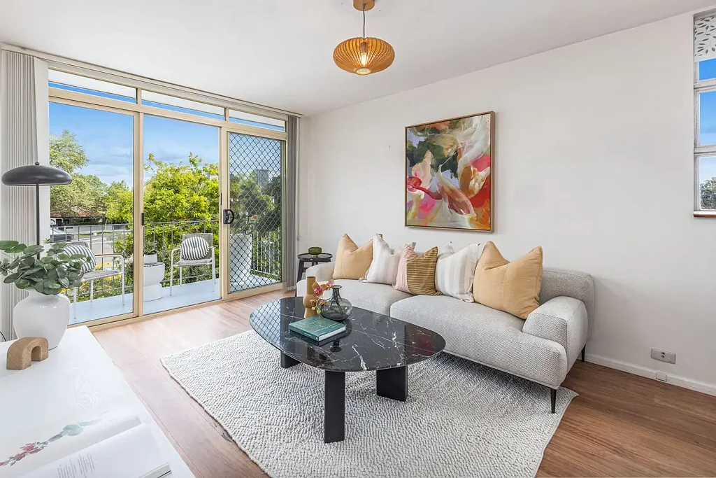 Neutral Bay 1房 顶层采光佳 41平米功能设计 厨房新电器 剑麻地毯 优质地段 便捷生活 低维护住宅 Affordable Entry Point into a Premium Postcode