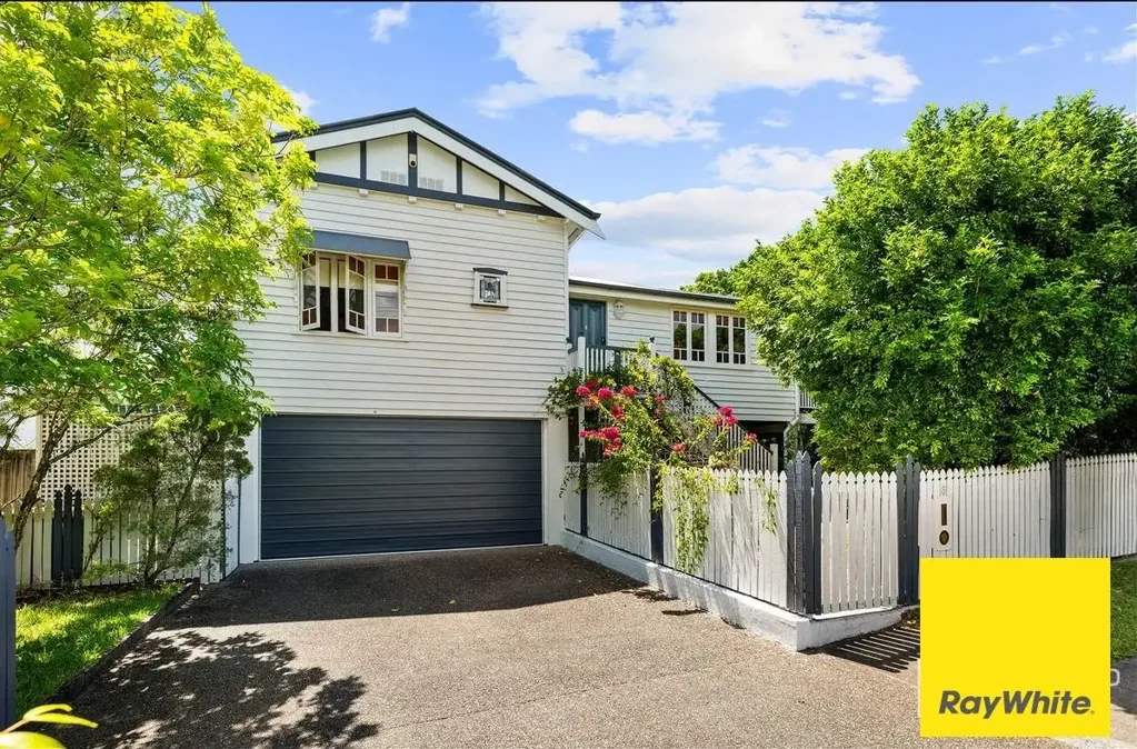 Yeronga 4房  Beautifully Renovated Character Home in Quiet Cul De Sac Location