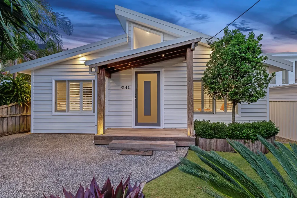 Umina Beach 4Kwarto Coastal Luxury Meets Resort-Style Comfort in South Umina.