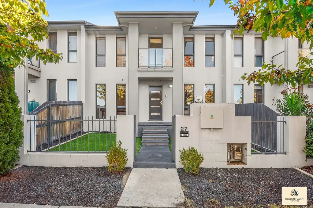 27 LANSDOWN CRESCENT, Casey, ACT 2913