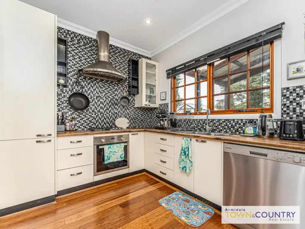Armidale 3部屋 27 Laurence Avenue