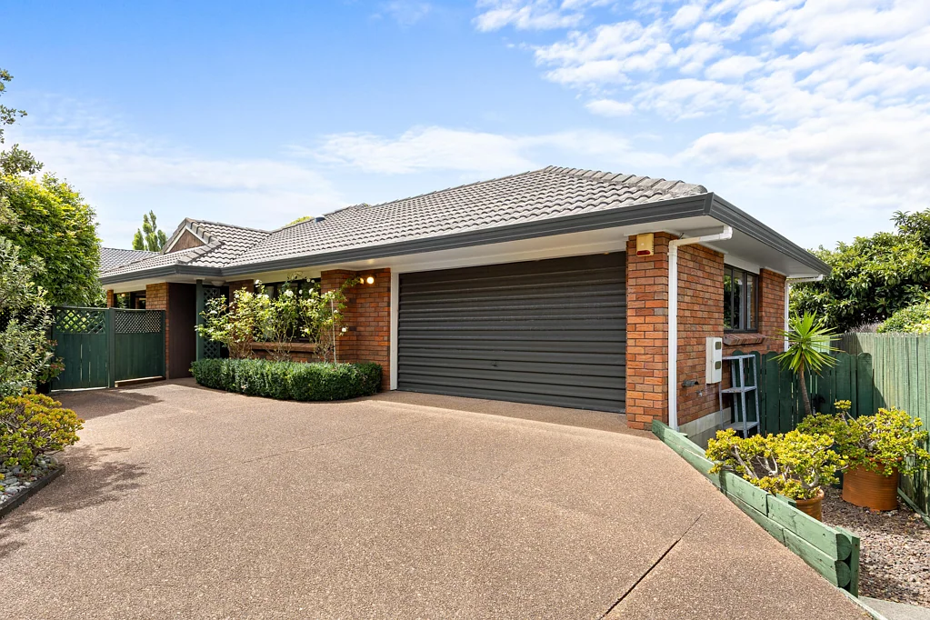 3/6 Kookaburra Place, Botany Downs, Manukau City, Auckland