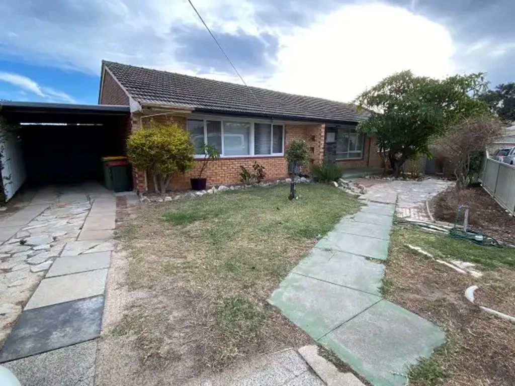 Spacious 4-Bedroom Home in a Quiet Belmont Cul-de-Sac