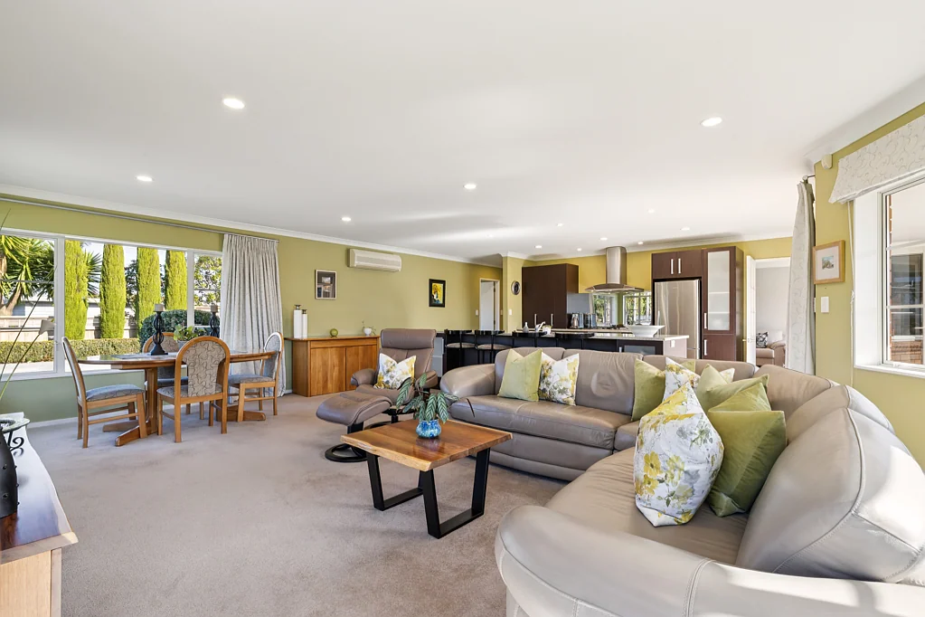 Pukekohe 4ਬੈੱਡਰੂਮ FAMILY HOME ON 1504 sqm SECTION