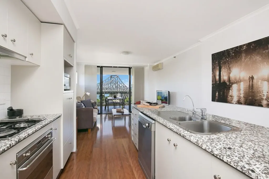 BEST VIEWS IN BRISBANE & NEWLY FINISHED