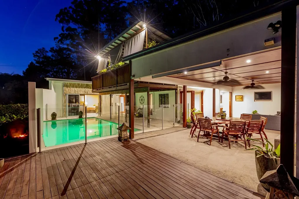 Nambour 3બેડરૂમ Private Tropical Sanctuary on 1/4+ Acre: Walk to Town