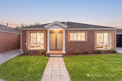 Mitcham 2房 公园旁优越位置，尽享便利生活。 Perfect positioning with a parkside address.