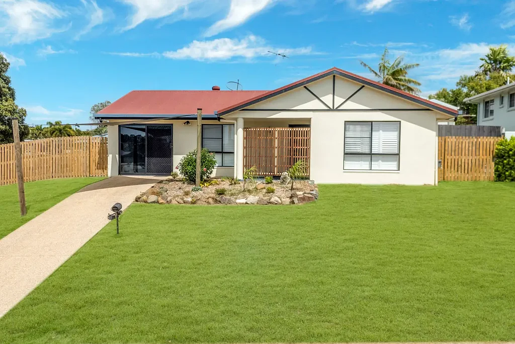 Rural View 3 Slaapkamer POSITIONED,PRESENTED AND PRICED TO SELL!