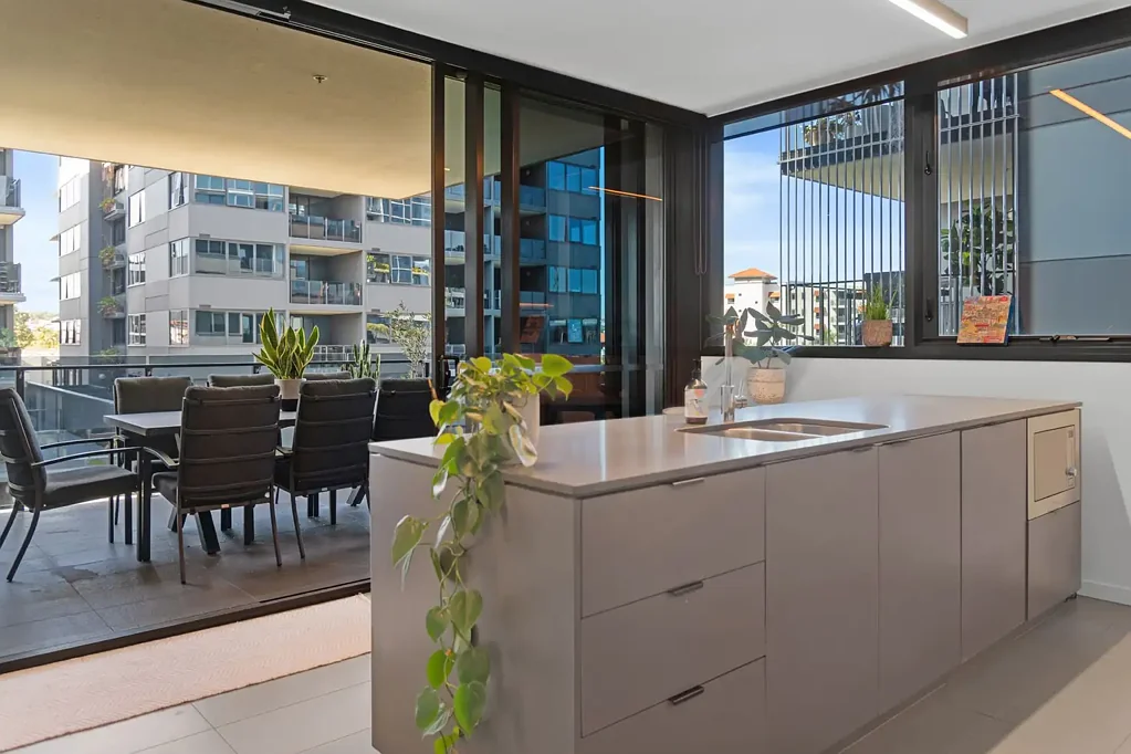 Newstead 2 Slaapkamer Elegant, Light-Filled & Prestigious Newstead Living