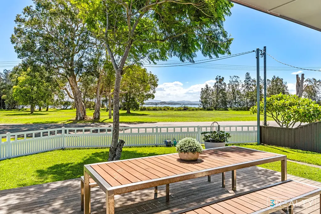 24 Lakeside Drive, Swansea, NSW 2281