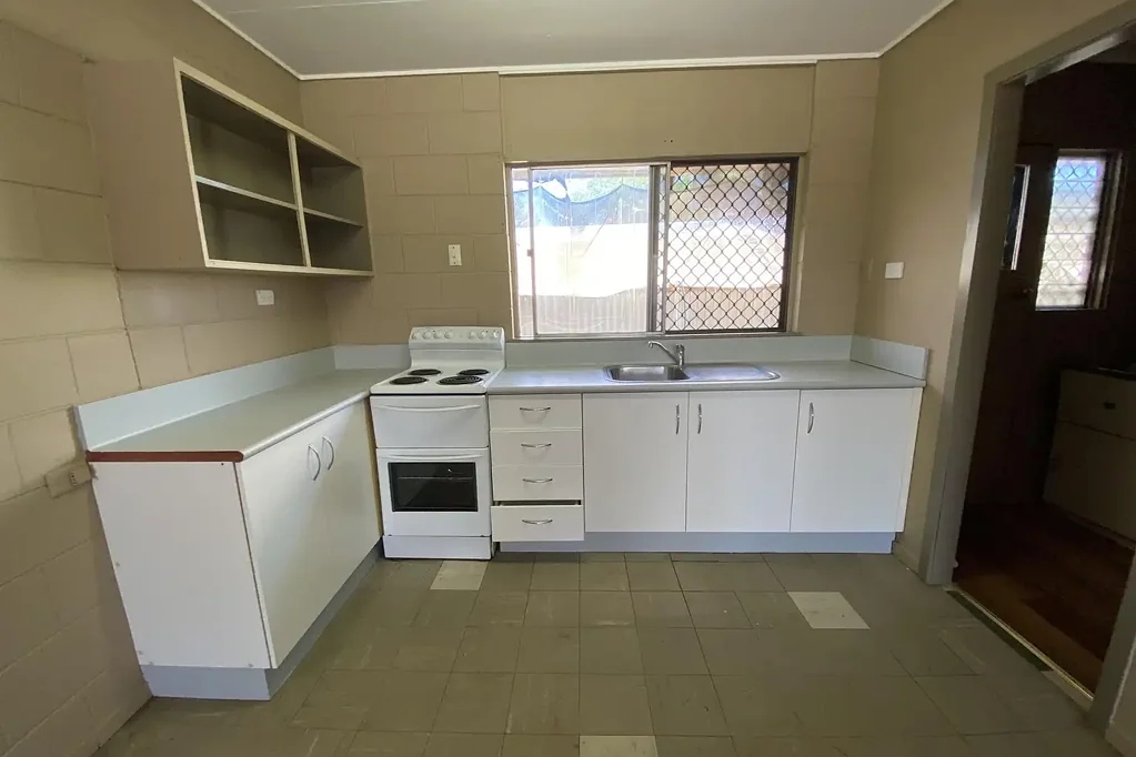 Neat One Bedroom Unit