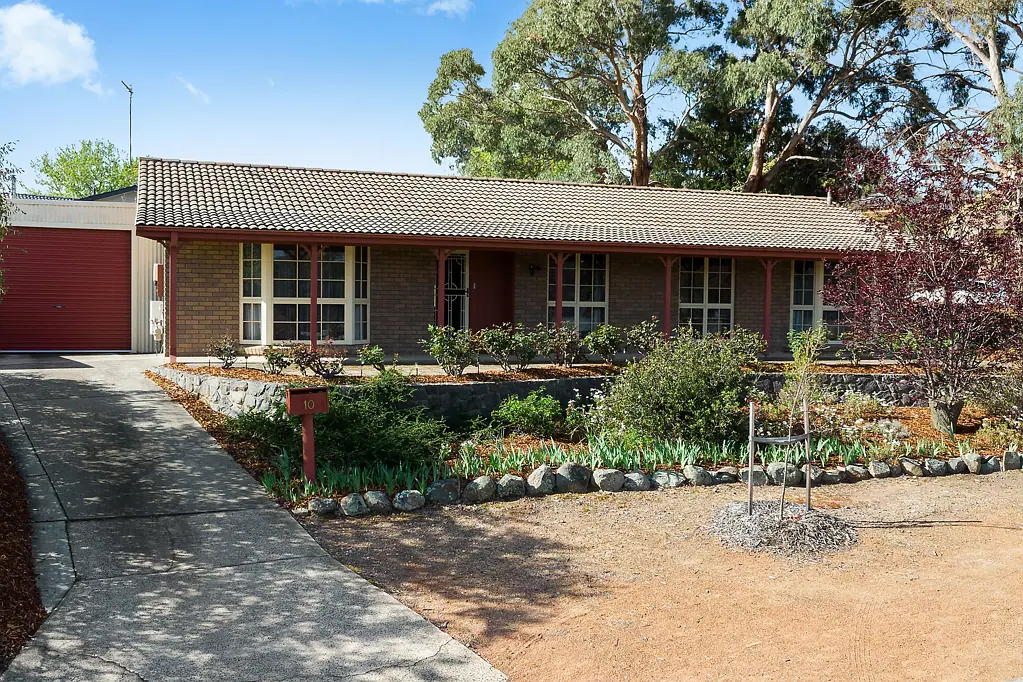 10 Merriman Crescent, Macarthur, ACT 2904