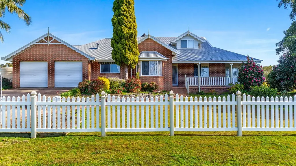 Jones Island 4房  Ideal Rural lifestyle; acres...River access..