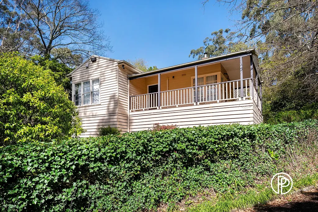 Warburton 3Kwarto A HOME RICH WITH HISTORY AND CHARM IN A STANDOUT LOCATION