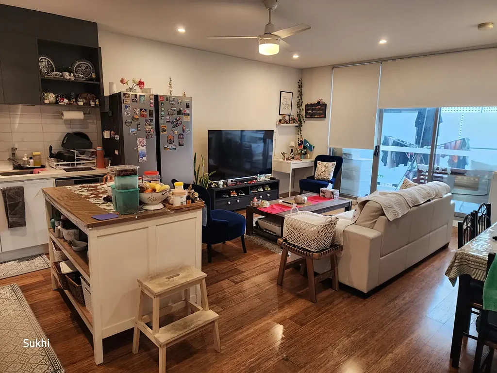 Moonee Ponds 2房 Moonee Ponds宁静街道 两卧两卫珍宝 宽敞阳台 现代厨房 安全停车 业主维护佳 基础设施近 Beautiful large apartment in the heart of Moonee Ponds