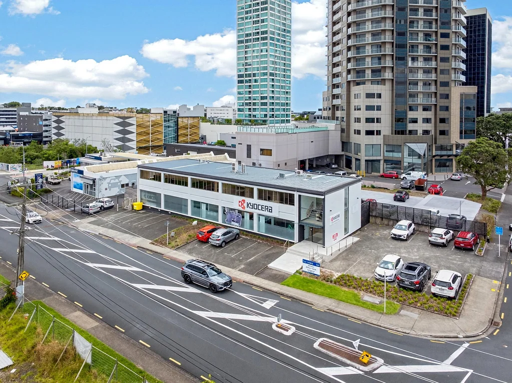 Takapuna Corner profile Takapuna office with expansive deck