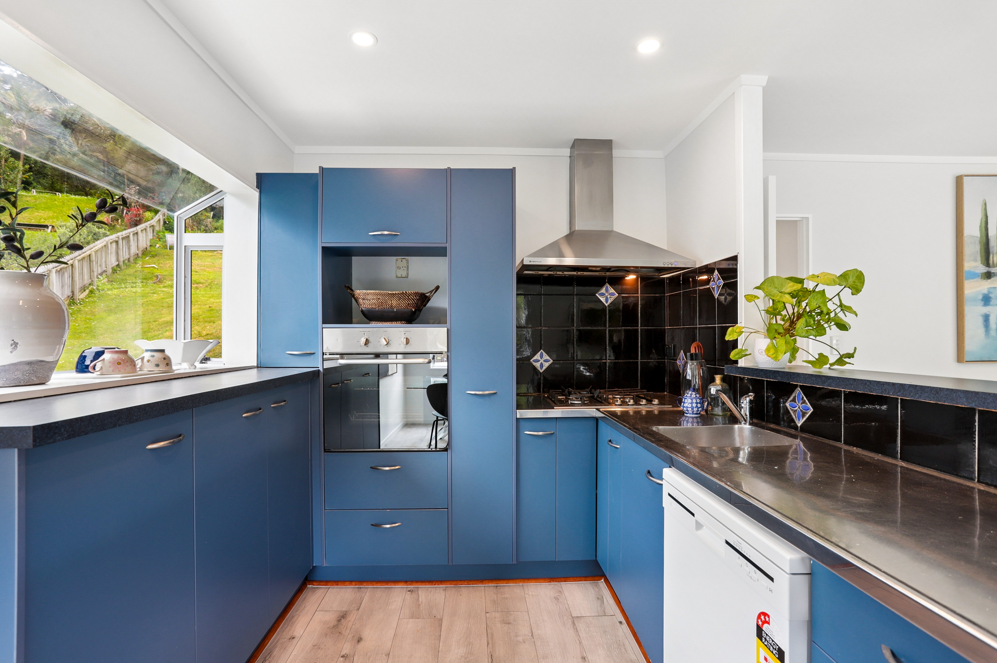37 Foster Avenue, Huia, photo 10