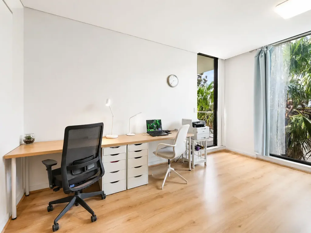 Modern One-Bedroom Apartment in the Heart of Discovery Point