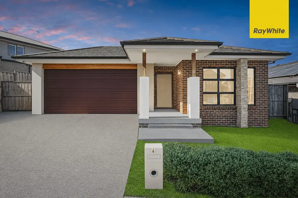 Gables 5બેડરૂમ Modern Family Living on 451sqm in an Exceptional Gables Location