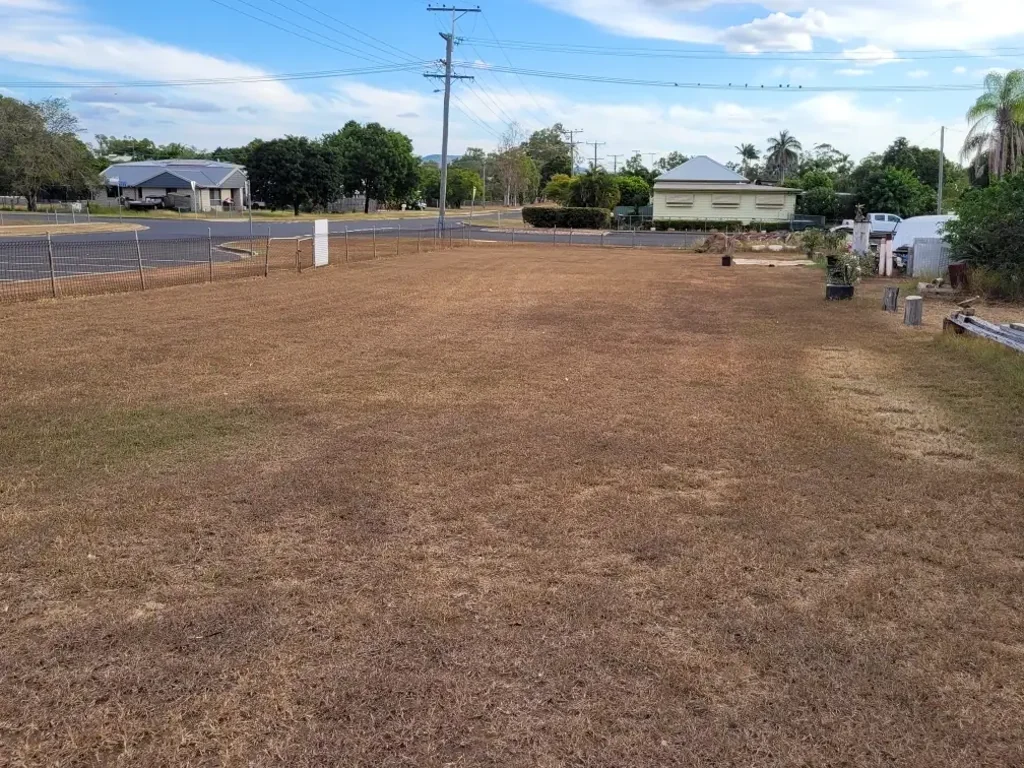 Gracemere  DEVELOPERS! Prime Corner Development Site – DCZ Zoning in Central Gracemere