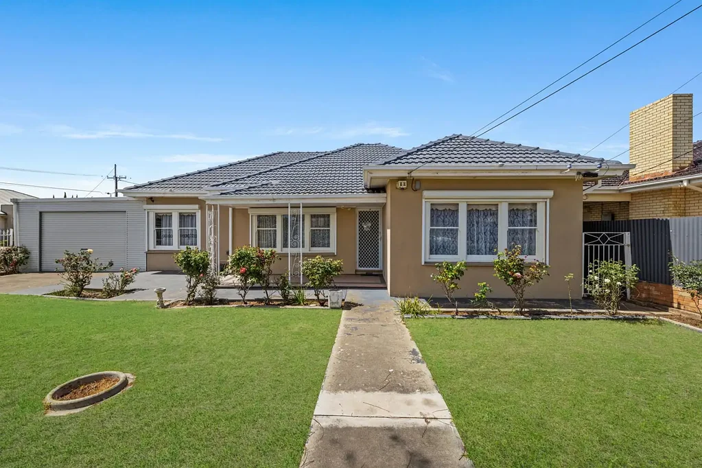 North Plympton 4房  Generous Proportions & Outstanding Potential