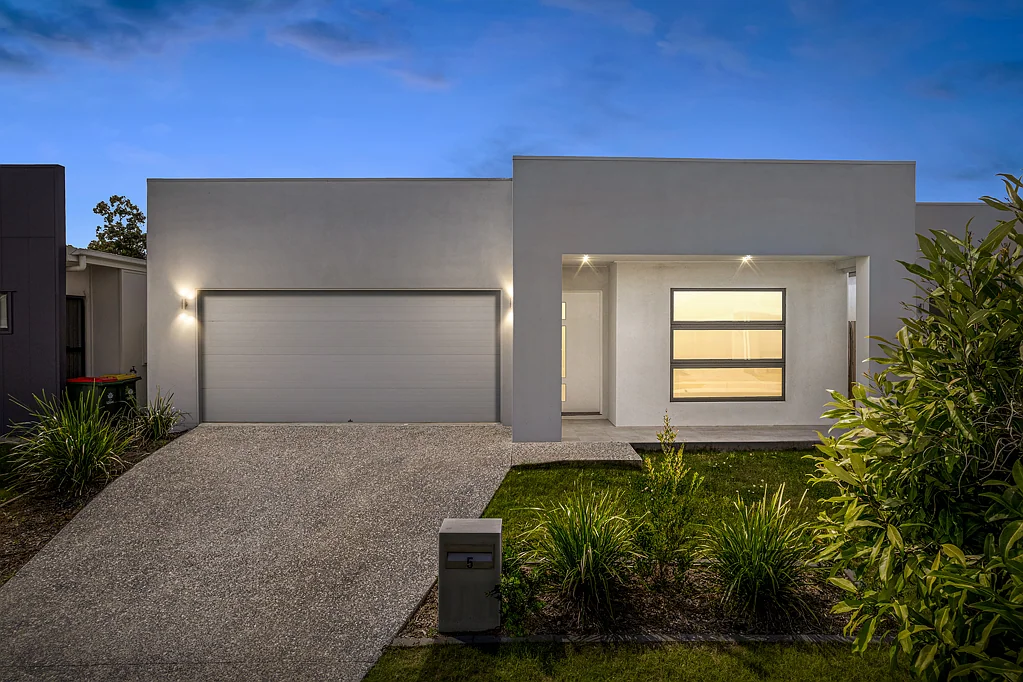 5 Palmer Road, Greenbank, QLD 4124