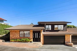 2/9 Carlton Street, Hillsborough