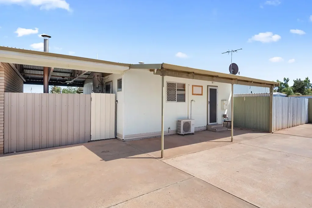 Neat and tidy centrally located unit