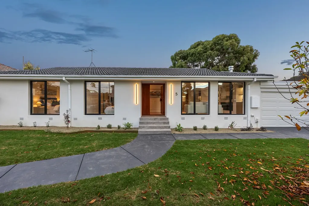 Mont Albert North 4 Bedroom A Statement of New Look Family Living with Entertaining Paradise
