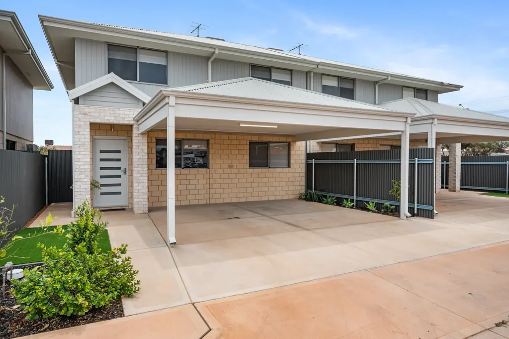 4x2 Family Home