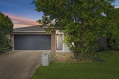 Logan Reserve 4房 Stoneleigh Estate 的极致家庭生活！ Finest Family Living in Stoneleigh Estate!