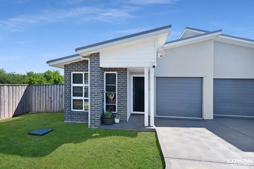 Aberglasslyn 4房  LOW MAINTENANCE DUPLEX LIVING WITH FARMLAND OUTLOOK