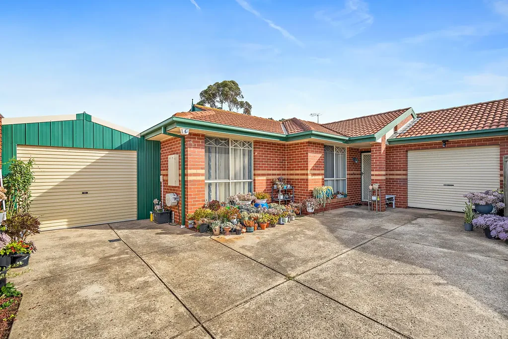 2/19 Bayliss Road, Deer Park, VIC 3023